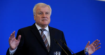 Seehofer ilticası reddedilenlere tutuklama istedi Seehofer ilticası reddedilenlere tutuklama istedi