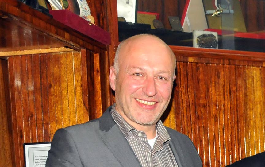 Fahri kılavuzlar geliyor