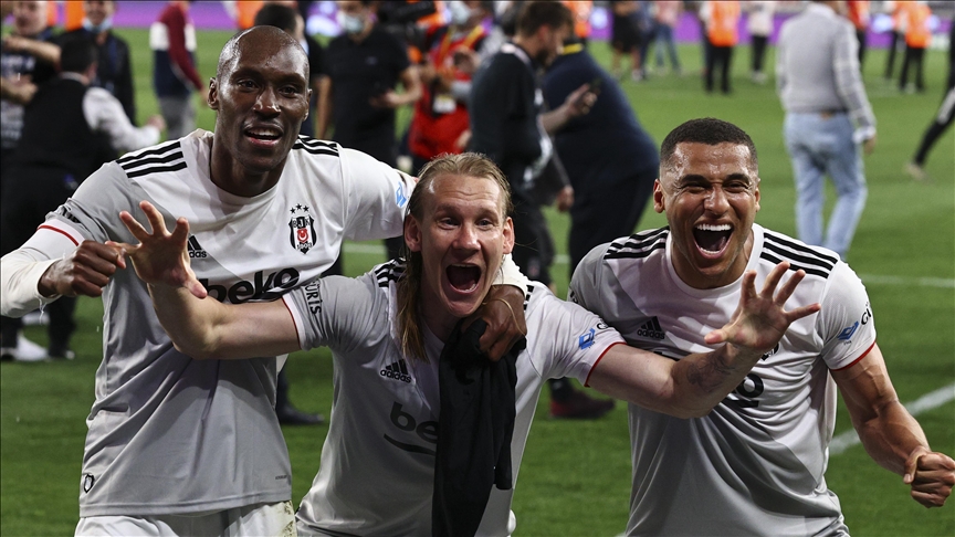 Besiktas 2021yili lig sampiyonu