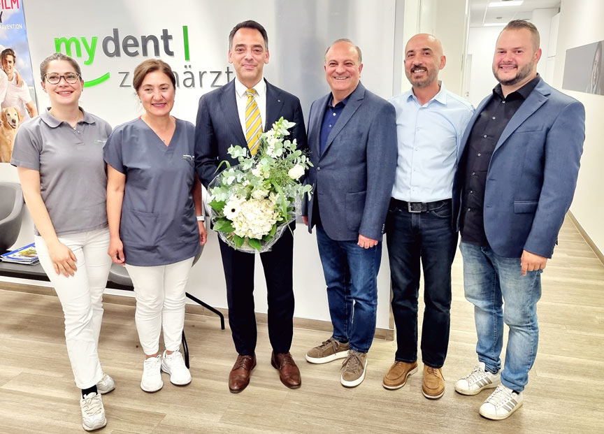Mydent Diş Klinikleri Başkonsolos İzbul’u ağırladı