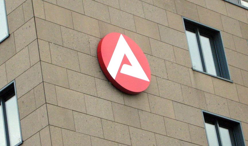 2026’nın başında Almanya'da işsiz sayısının ne kadar olması bekleniyor?