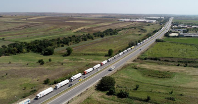 Kapıkule'de 14 kilometre tır kuyruğu