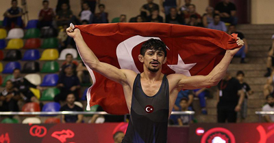 Milli güreşçi Kerem Kemal altın madalya kazandı