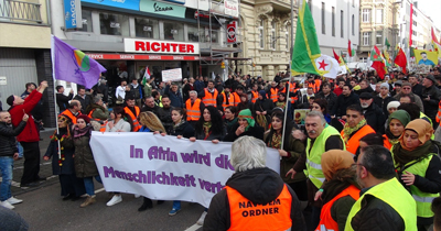 Köln‘de PKK yürüyüşü durduruldu Köln‘de PKK yürüyüşü durduruldu