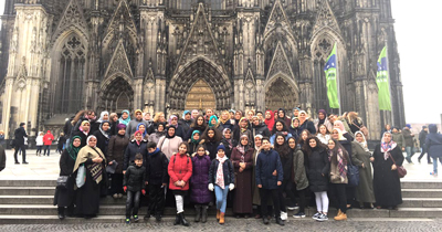 Köln’deki tarihi yerleri gezdiler Köln’deki tarihi yerleri gezdiler
