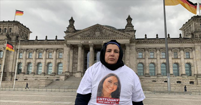 Bundestag önünde PKK’nın kaçırdığı kızı için eylem yaptı