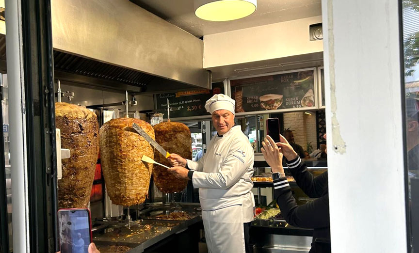 Bavyera Eyalet Başbakanı Söder niçin döner kesme denemesi yaptı? Bavyera Eyalet Başbakanı Söder niçin döner kesme denemesi yaptı?