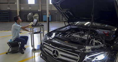 Daimler AG 1 milyondan fazla araci geri çağırıyor Daimler AG 1 milyondan fazla araci geri çağırıyor