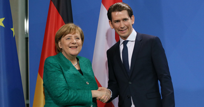 Merkel ve Kurz AB'nin dış sınırlarını korumayı istiyor Merkel ve Kurz AB'nin dış sınırlarını korumayı istiyor