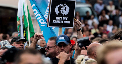 Saksonya eyaletinde Merkel’e protesto Saksonya eyaletinde Merkel’e protesto