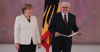Merkel 4. defa başbakan seçildi Merkel 4. defa başbakan seçildi