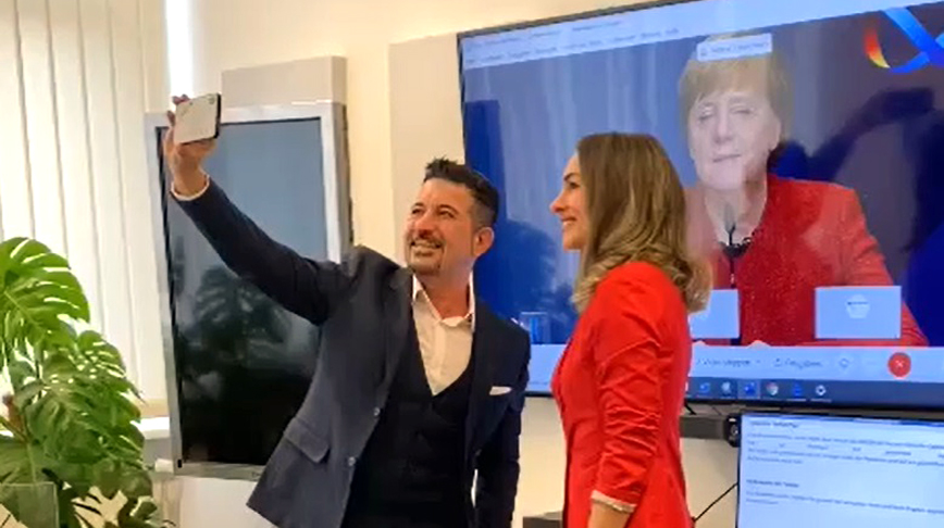 Başbakan Merkel Metropol FM aracılığıyla Almanyalı Türklere seslendi Başbakan Merkel Metropol FM aracılığıyla Almanyalı Türklere seslendi