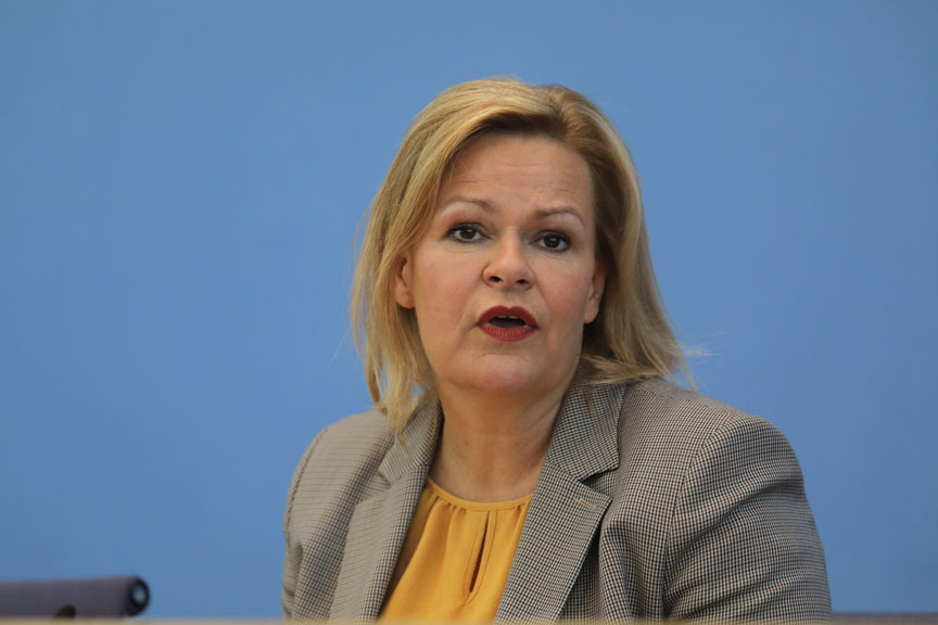 Almanya demokrasisi için en büyük tehdit aşırı sağcılık Almanya demokrasisi için en büyük tehdit aşırı sağcılık