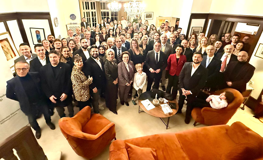 Düsseldorf’ta öğretmenler günü kutlaması Düsseldorf’ta öğretmenler günü kutlaması