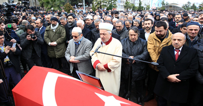 Ozan Arif Samsun’da toprağa verildi Ozan Arif Samsun’da toprağa verildi