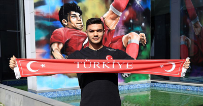 Schalke taraftarı Ozan'ı ayın futbolcusu seçti Schalke taraftarı Ozan'ı ayın futbolcusu seçti