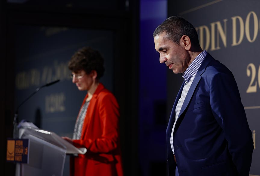 Omicron varyantına özel aşı için denemelere başladık Omicron varyantına özel aşı için denemelere başladık