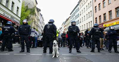 Frankfurt’ta koronavirüs protestosuna polis müdahalesi Frankfurt’ta koronavirüs protestosuna polis müdahalesi