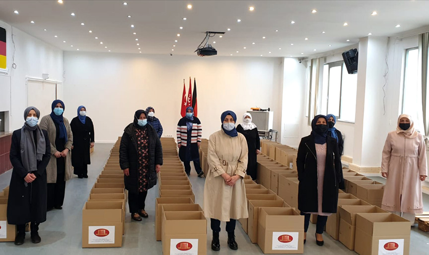 İhtiyaç sahiplerine ramazan kumanyası İhtiyaç sahiplerine ramazan kumanyası