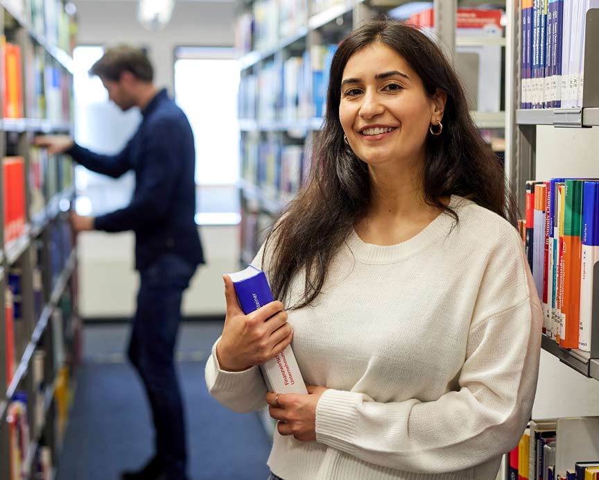 Ein Stipendium kann den Schritt in ein Studium unterstützen. SBB Stipendien Nach der Berufsausbildung studieren. SBB Stipendien