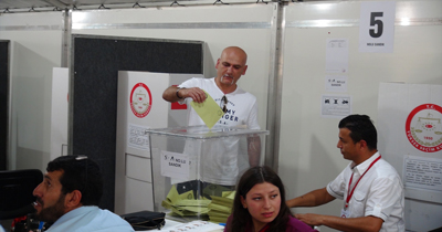 Almanya’da oy kullanmada 3. Gün