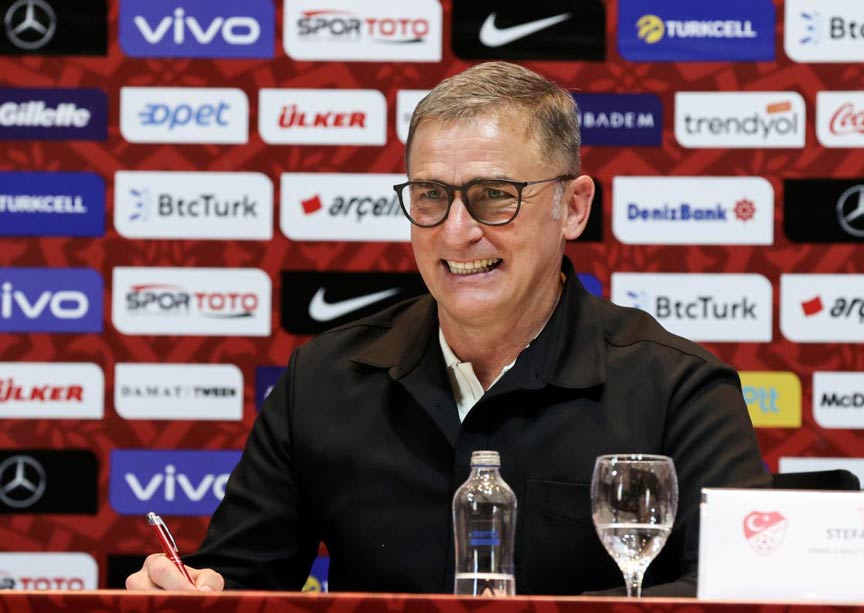 Stefan Kuntz TFF ile 3 yıllık sözleşme imzaladı Stefan Kuntz TFF ile 3 yıllık sözleşme imzaladı