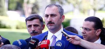 Adalet Bakani Gül'den faşizm virüsüne en güzel gol benzetmesi
