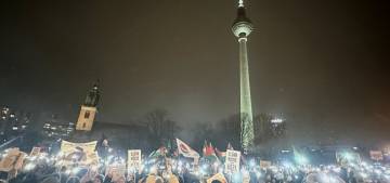 Berlin'de binlerce kişinin katılımıyla AfD karşıtı gösteri yapıldı