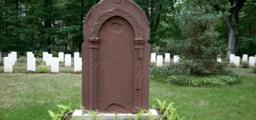 Hannover‘de Müslüman mezarları tahrip edildi