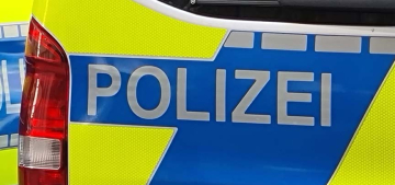 Duisburg’da küçük uçak sirkin otoparkına düştü