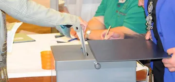 Hamburg Eyalet seçimlerini SPD kazandı Hamburg Eyalet seçimlerini SPD kazandı