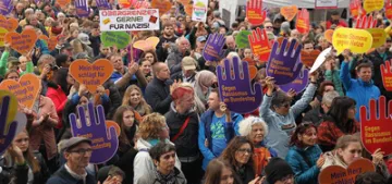 AfD Almanya’da protesto edildi AfD Almanya’da protesto edildi