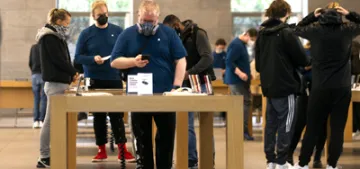 Almanya'da alışveriş merkezleri açıldı Almanya'da alışveriş merkezleri açıldı