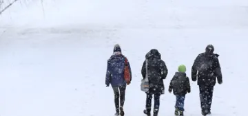 Almanya'da kar yağışı yüzünden aksamalar yaşanıyor