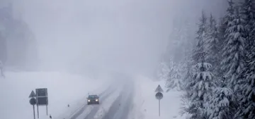 Almanya'da olumsuz hava sartlari 3 can aldı