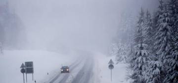 Almanya'da olumsuz hava sartlari 3 can aldı