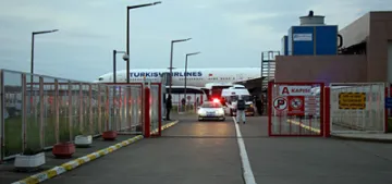 580 Türk vatandaşı Türkiye'ye getirildi 580 Türk vatandaşı Türkiye'ye getirildi