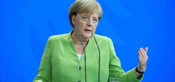 Merkel ırkçılık konusunda öz eleştiri yaptı