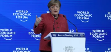 Merkel Davos’ta küresel yapıya uzlaşma çağrısı yaptı
