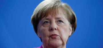 Merkel, Navalnıy'ı hastanede ziyaret etti
