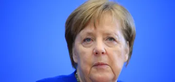 Merkel çalışmalarını evinden yürütüyor Merkel çalışmalarını evinden yürütüyor