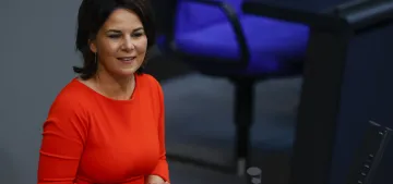 Yeşillerin başbakan adayına intihal suçlaması Yeşillerin başbakan adayına intihal suçlaması