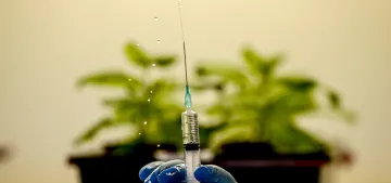 Koronavirüs aşısı için klinik denemelere başlandı Koronavirüs aşısı için klinik denemelere başlandı