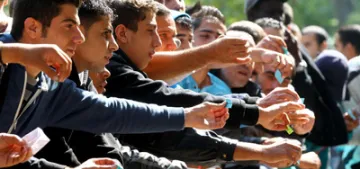 Almanya mülteci alım programını askıya aldı Almanya mülteci alım programını askıya aldı