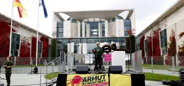 Başbakanlık Binası önünde fiyat artışları protesto edildi Başbakanlık Binası önünde fiyat artışları protesto edildi