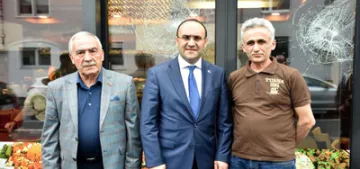 Saldırıya uğrayan cami ve iş yerlerine destek ziyareti