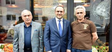 Saldırıya uğrayan cami ve iş yerlerine destek ziyareti