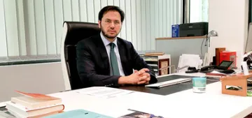 Mağazalar açılırken camiler niçin kapalı?