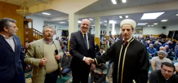 Belediye başkan yardımcısından camiye destek ziyareti