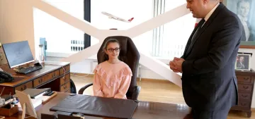 Berlin Başkonsolosu koltuğunu çocuklara devretti Berlin Başkonsolosu koltuğunu çocuklara devretti